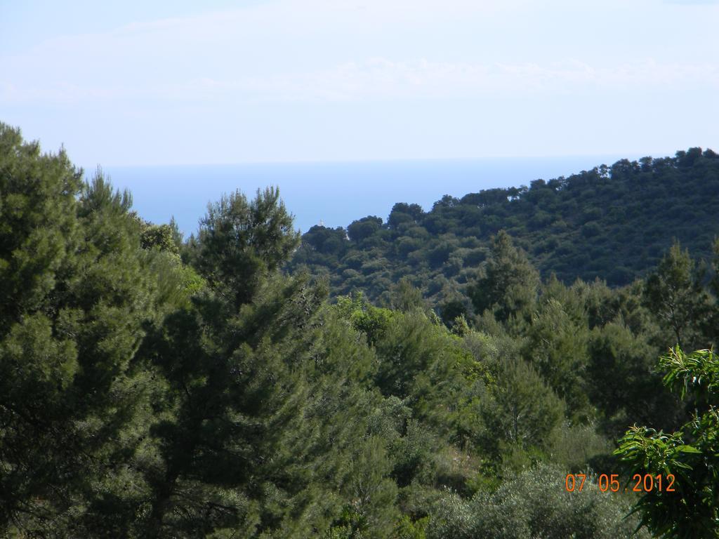 Agriturismo Affittacamere Atlhos فيستَ المظهر الخارجي الصورة